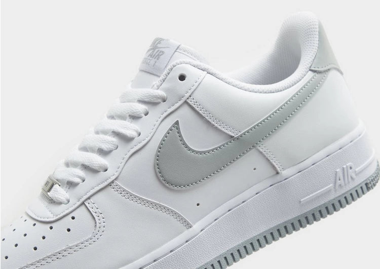 Nike Air Force 1 '07